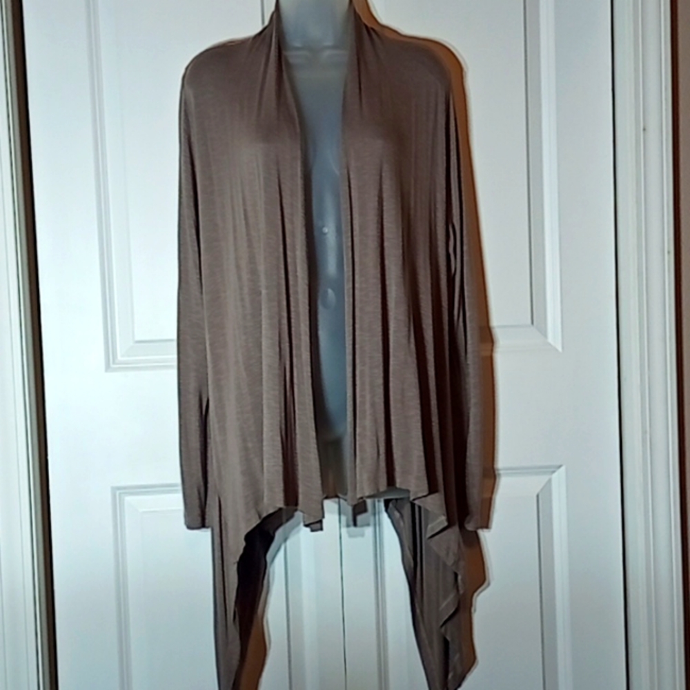 Body central cardigan
